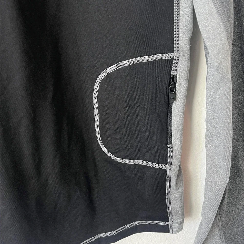 GAP FIT Black and Gray Quarter Zip Sweatshirt - Picture 4 of 4